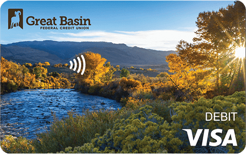 Maqueta de tarjeta de débito de Great Basin FCU con un bonito paisaje impreso en el anverso y el logotipo de Visa® en la parte inferior derecha.